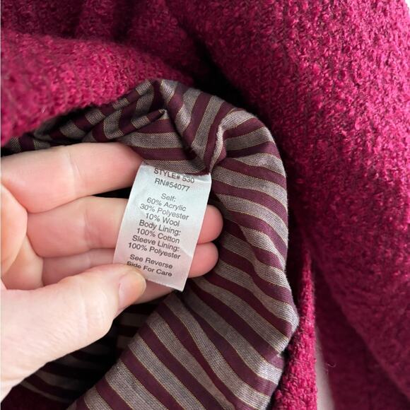 CAbi Merlot Fringe Trim Zip Up Wool Blend Boucle Jacket Size 8 - Picture 6 of 9